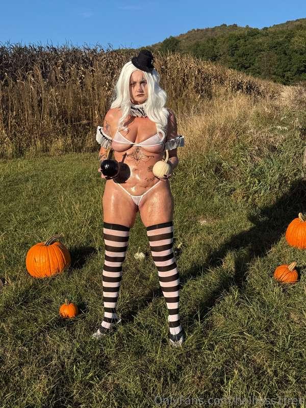 I love sexy Halloween 