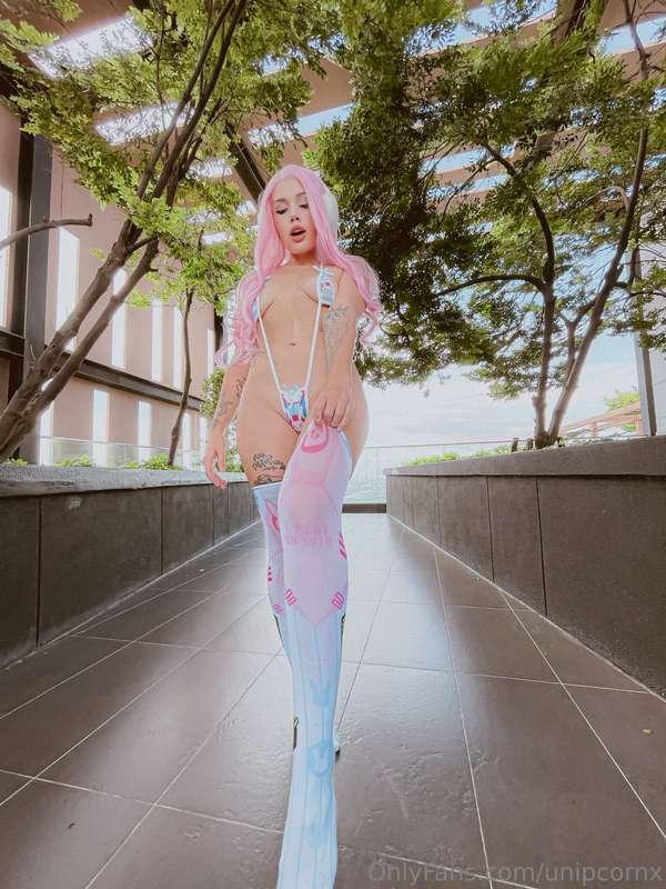 i want you to tear up my stockings and this suit, please 😈💦