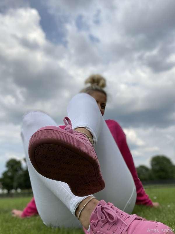 Which picture is your favourite?🤔🧦😉