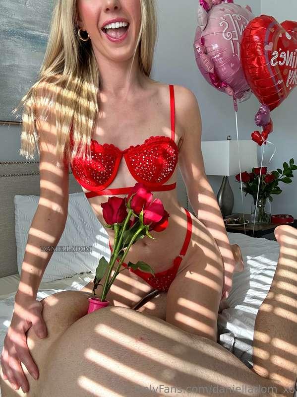 Not the first time I’ve deflowered his hole🤭🌹