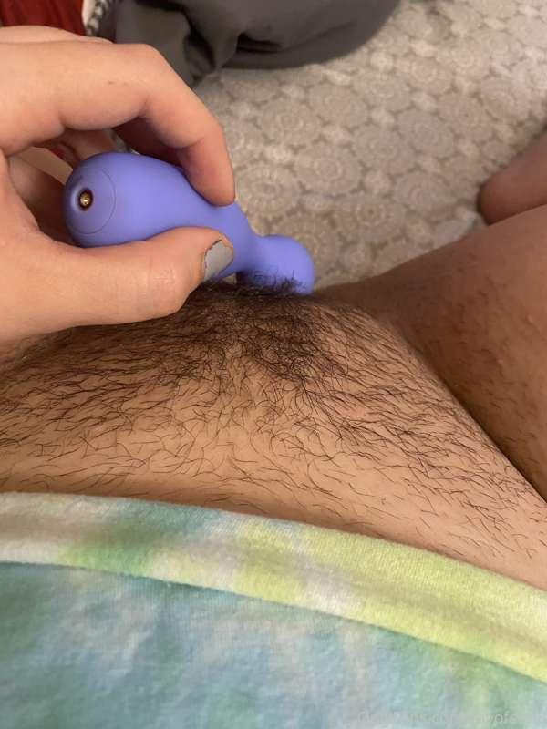 i’m horny 😩😉 who wants to play? 😍 message me! ♥️