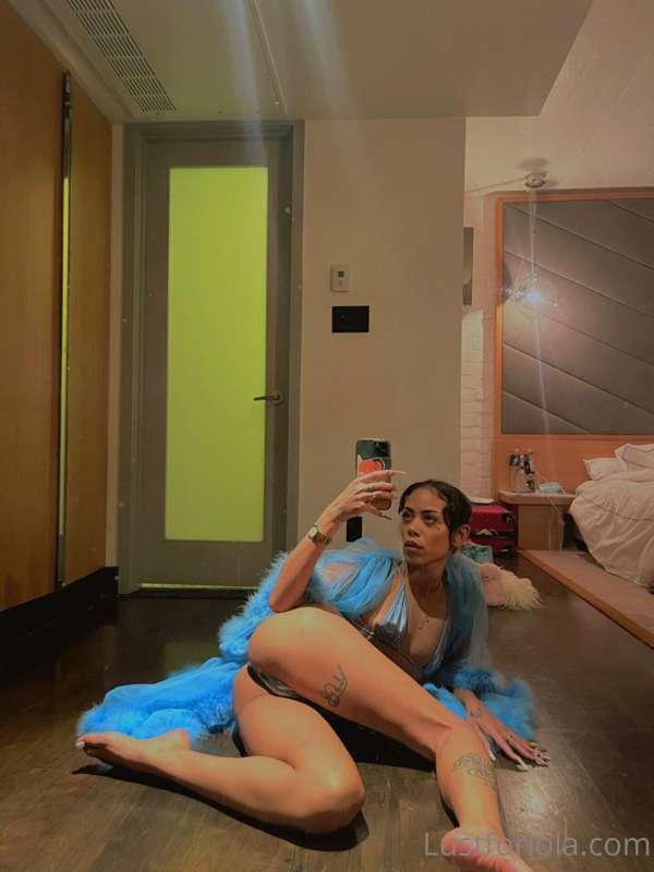 What would u do if you opened the door to me on the floor li..