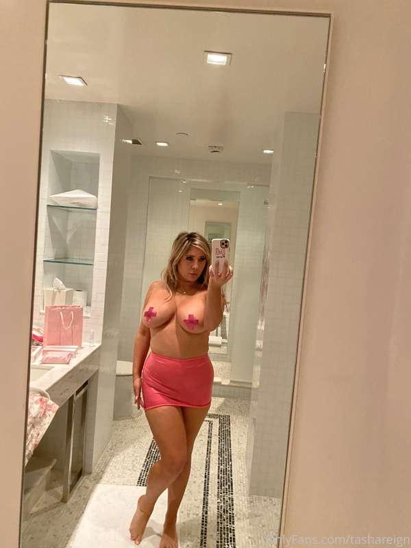 What do you think about this color on me?😘