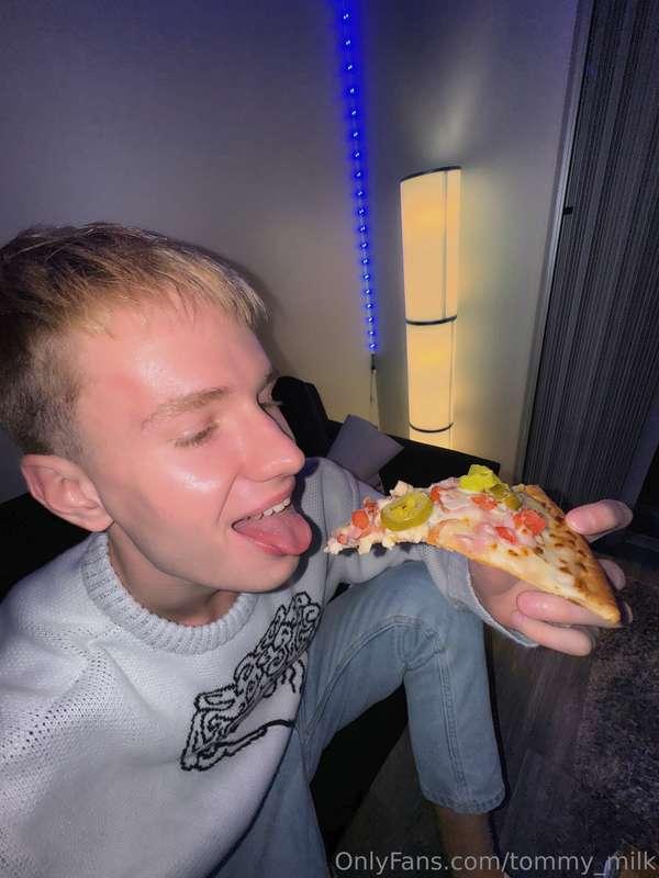 maybe u have something different to put in my mouth ? 🍕