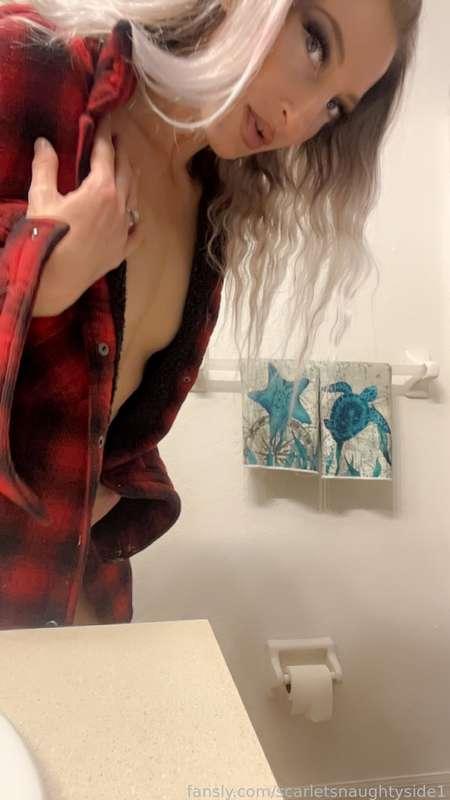 scarletsnaughtyside1 image #1