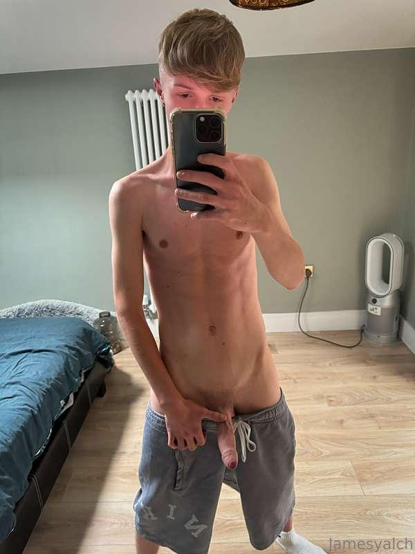 # **Looks big enough to suck in this picture 😈**