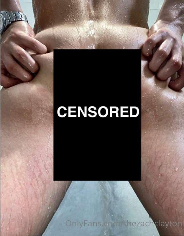 spreading the cheeks for u 👀
