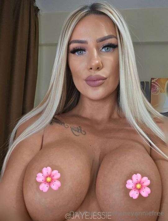 ɪꜰ ʏᴏᴜ ᴡᴀɴᴛ ᴛᴏ ꜱᴇᴇ ᴍᴇ ꜱᴡᴇᴀᴛ 🥵😉 ᴀɴᴅ ᴅᴏ ᴋɪɴᴋʏ ᴛʜɪɴɢꜱ 💕🔥 ᴡʜɪʟᴇ ..