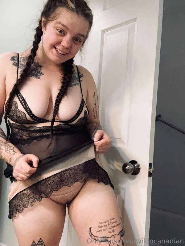 A pussy view a day, keeps a smile on your face 😊