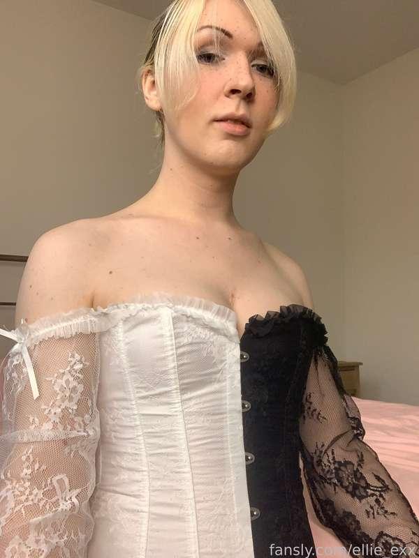 ellie_exx image #1