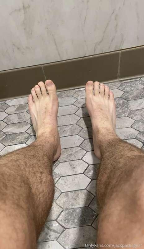 Do yo guys want foot content? If we get 15 votes for yes I w..