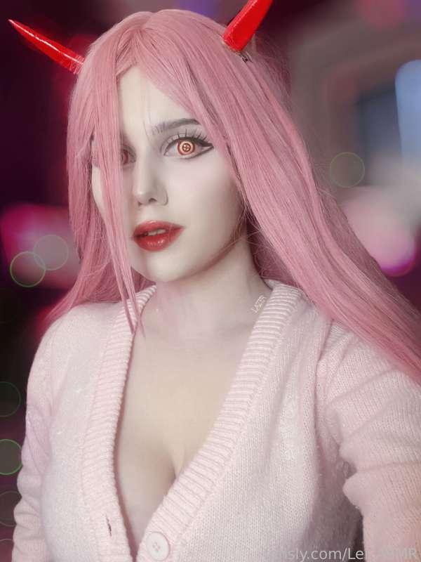 More spicy Power pics soon and the video is already available 💗