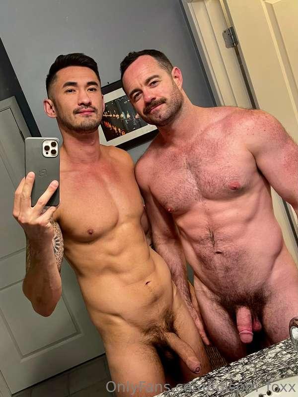 Needed a buddy for my selfie. Thanks, @yourthottydad2.0.