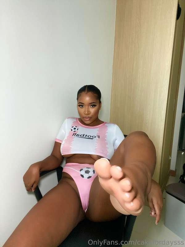 ## Are you good at massaging feet?😋