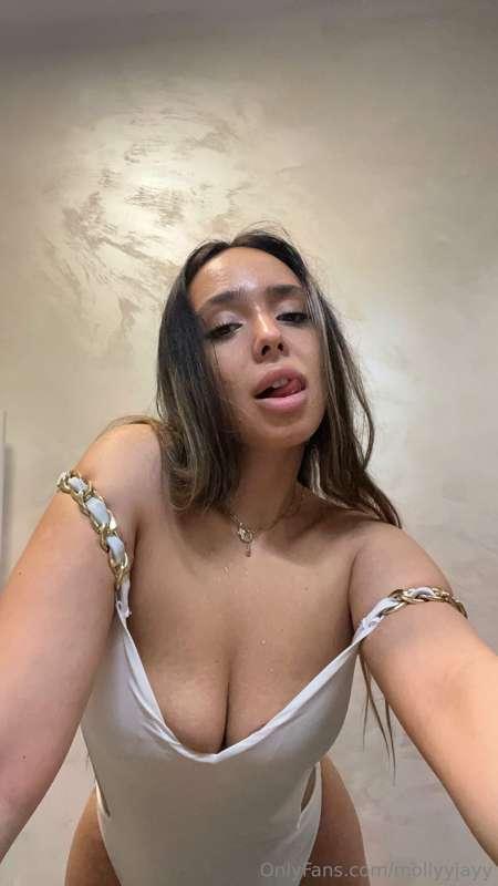 Thirsty today..😏😏🥵🥵