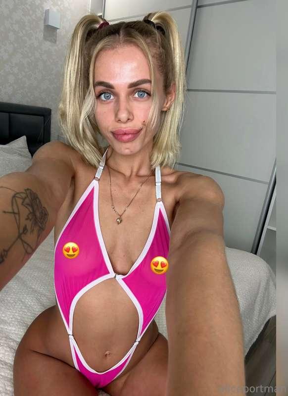 I will never give up ponytails 😅🤪
ponytails or braids?) 😊