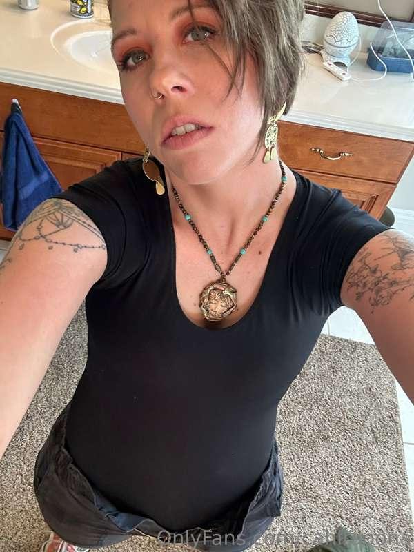 Tuesday! One of my busiest days of the week. May as well loo..