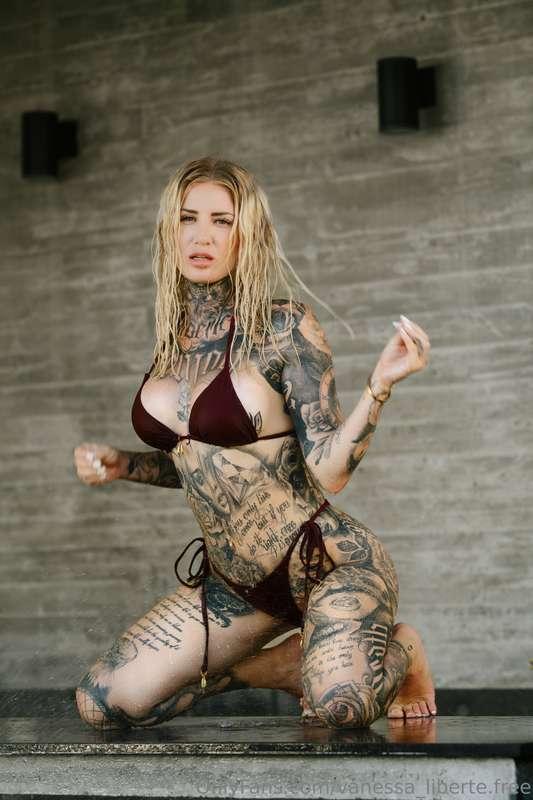 Hey babe 😈 ich chatte HIER NICHT !!! Du kannst aber kostenlo..