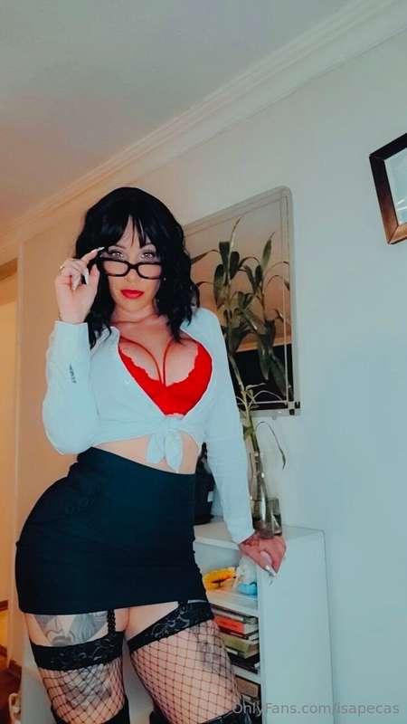 Estoy libre para una sesión de sexting contigo ahora mismo o..