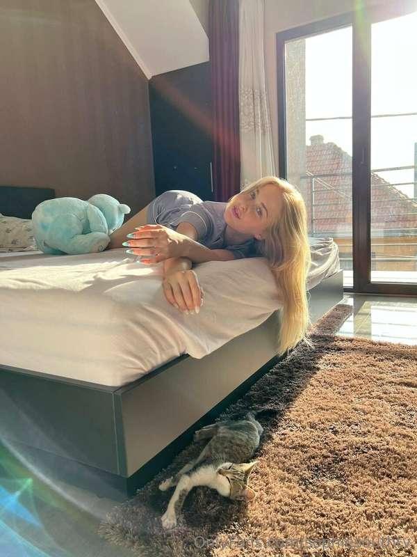 Feeling extra lazyy😙