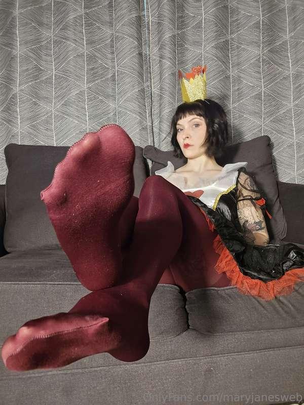 Queen of Hearts Femdom Part 2 <3