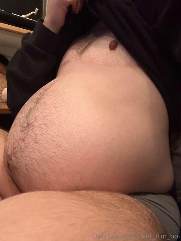 some pre-bed belly pics🫃🏻🥰