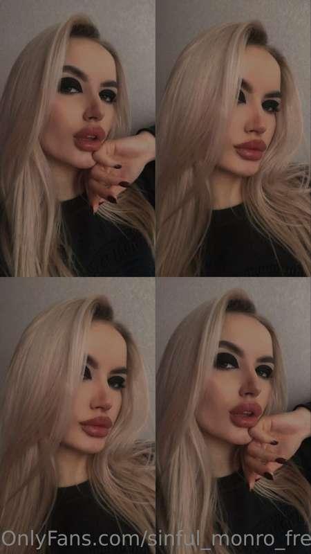 Is it just me or am I the most beautiful girl in the univers..