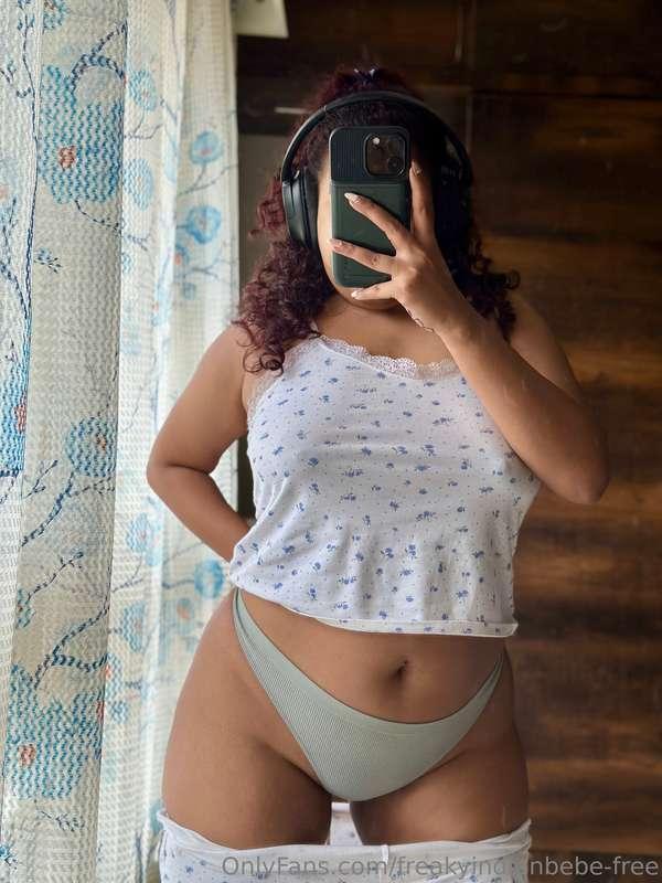 Hotter than a heatwave boohttps://onlyfans.com/freakyindianb..