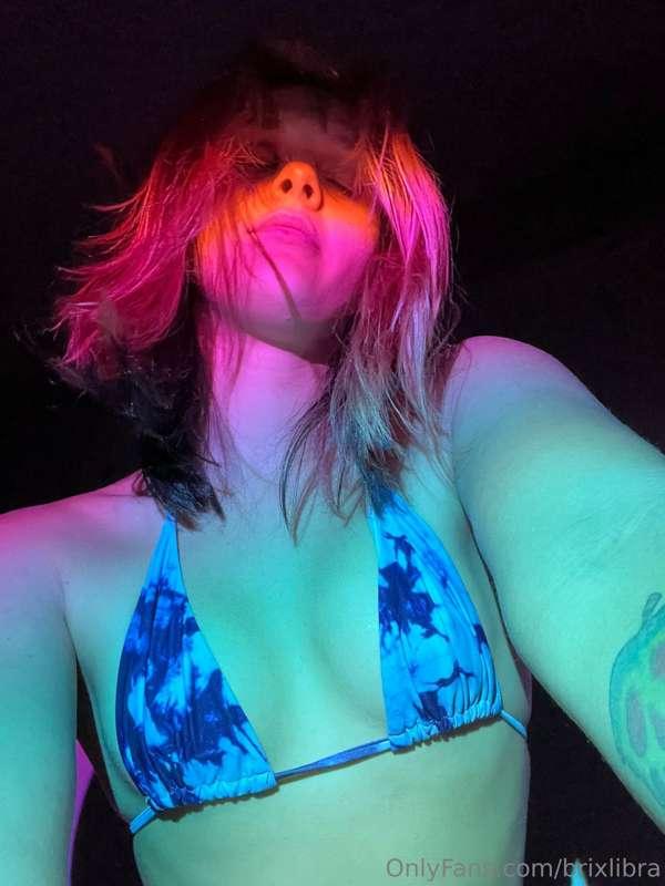 Last bikini pics of the summer 🥲