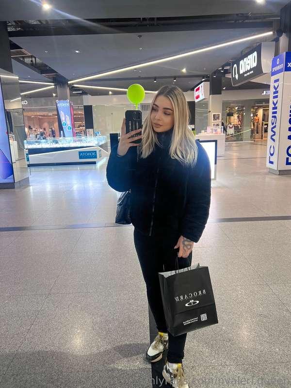 Shopping is my kind of therapy! 🛍️ Nothing beats the feeling..