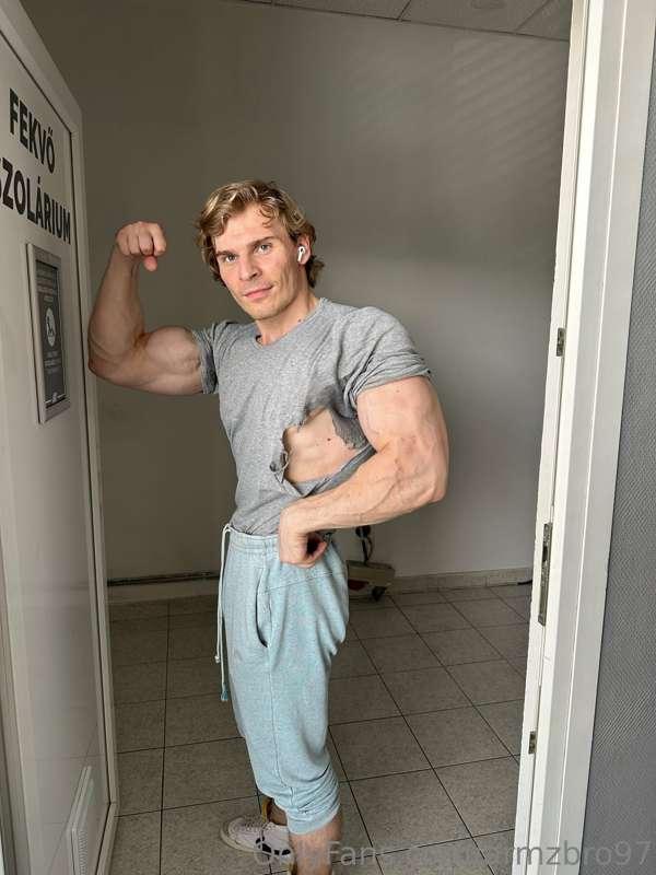 armzbro97 image #1