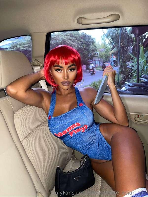 You want to play with me in the backseat? 🥵💦