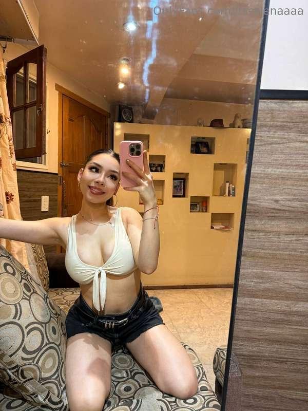 devine la taille de mes seins et je t'envoie un cadeau 😇🥰