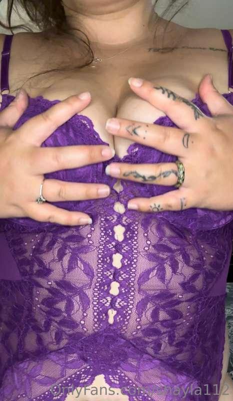 The details in this lingerie are 😍😍