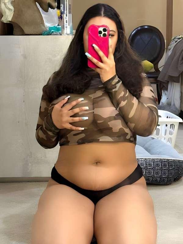 saw a mirror and had to take a selfie