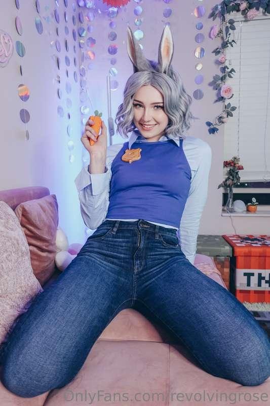 🐰 **Judy Hopps Zootopia Cosplay** 🥕

Hello guys! I’ll be ans..