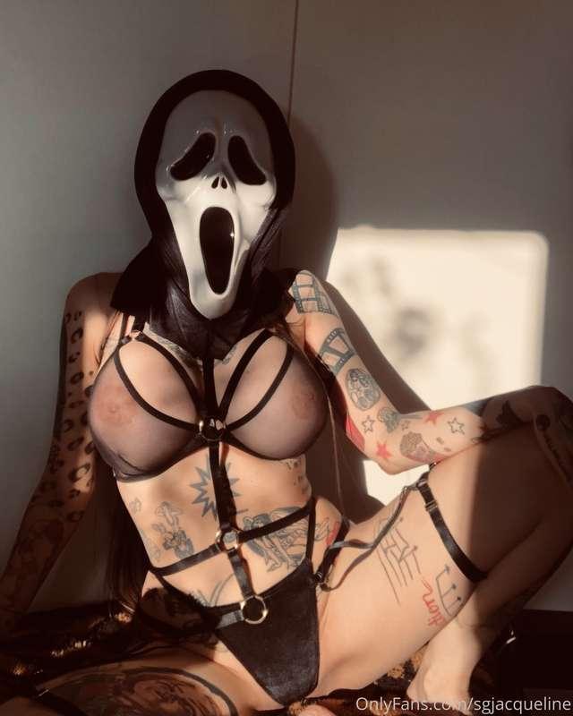 Would you be afraid? 😅 more photos of this set this week 🖤