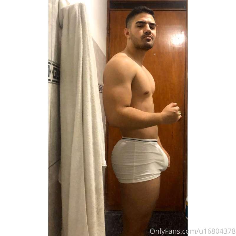 Buenos días necesito q me bañen 💦💦