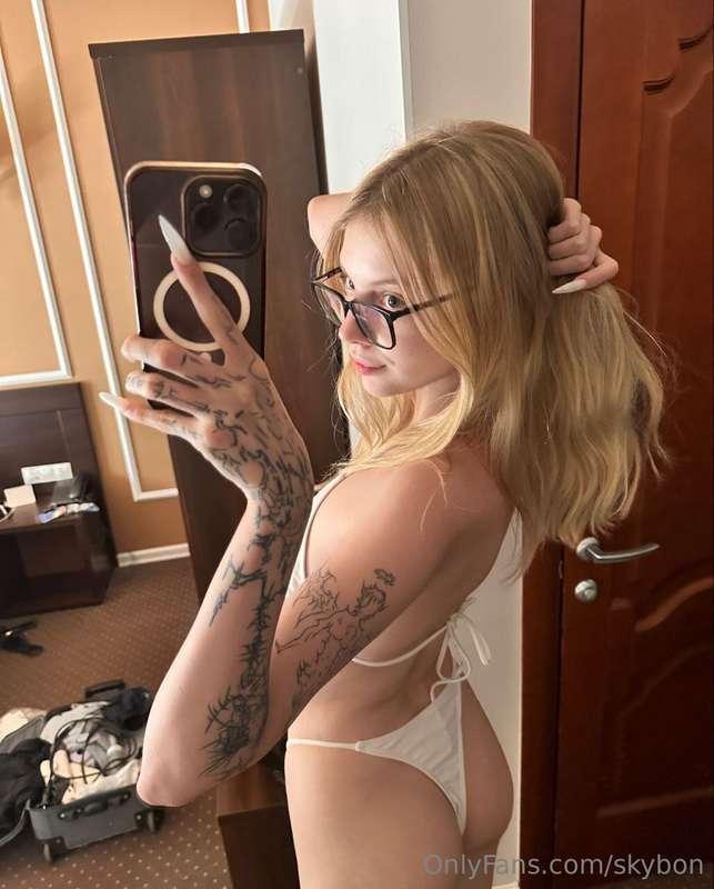 Tied this bikini myself and praying it holds😳🙏