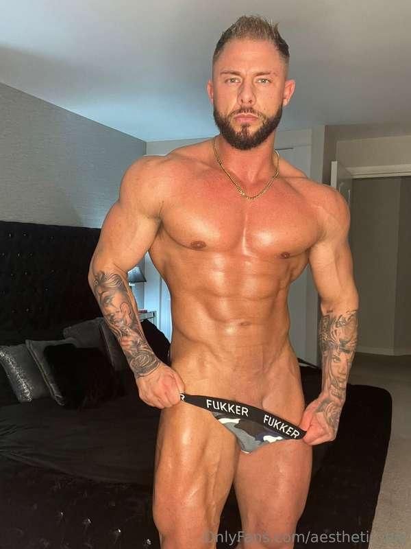 How weak do I make you? 😈Get in my DMs 