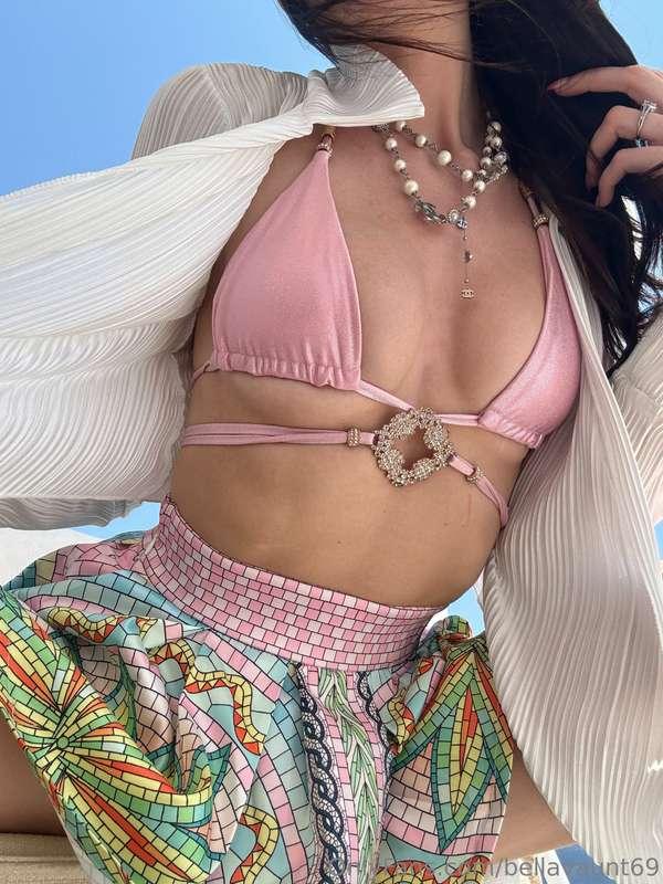 ʏᴏᴜ ᴡᴀɴᴛ ᴛᴏ ɢᴇᴛ ᴜᴘ ᴄʟᴏꜱᴇ ᴀɴᴅ ᴘᴇʀꜱᴏɴᴀʟ ᴡɪᴛʜ ᴍʏ ᴛɪɢʜᴛ ᴘᴜꜱꜱʏ? ᴛ..