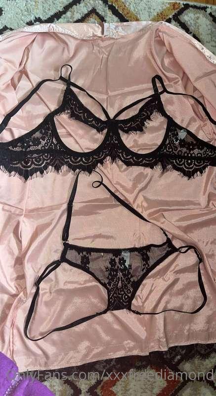 i got my package 😍 make sure you’re subscribed to my VIP pag..