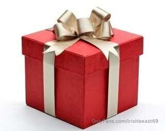 🎅 HERE’S YOUR CHRISTMAS🎄 PRESENT 🎁 
🔞 Surprise box with 5 di..