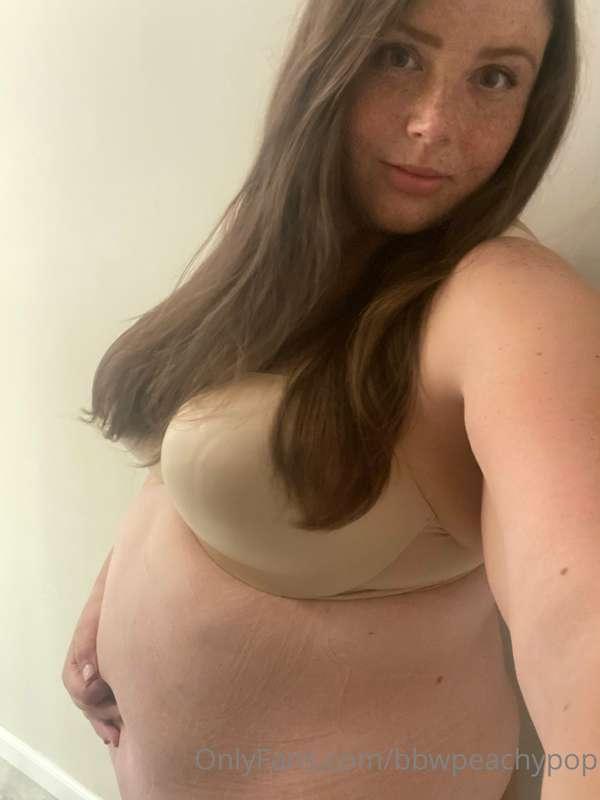 My pajamas are the only thing that fit me now. Or do they 🧐