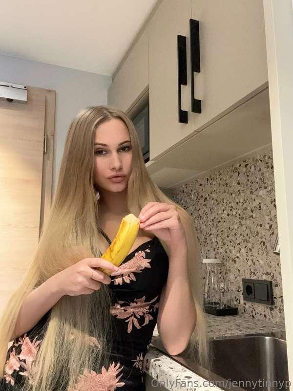 Girls and blow jobs!🥵🍆

I'm sure each of you have had experi..