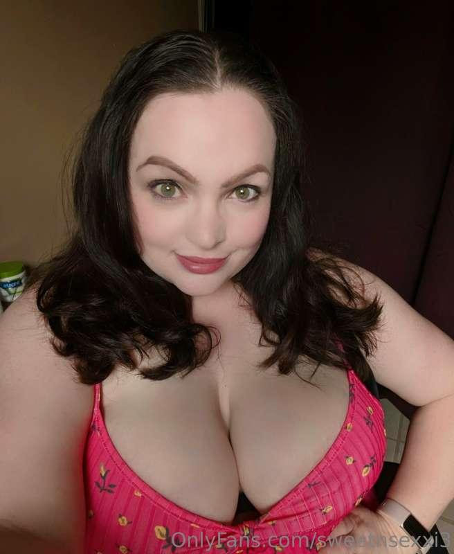 What do you like better, my tits or my eyes?