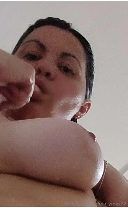 hello daddy 🫦🥵Come and suck my tits And please take away thi..