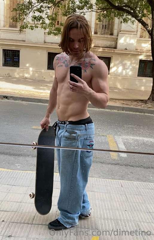 wanna go skate with me ? 🛹