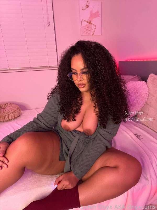 onyxcums image #1