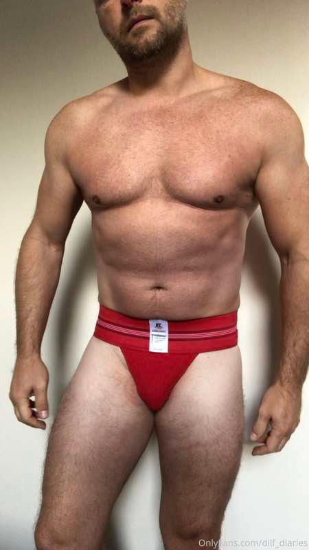 Afternoon lads. Hit me up if you want to buy any used undies..